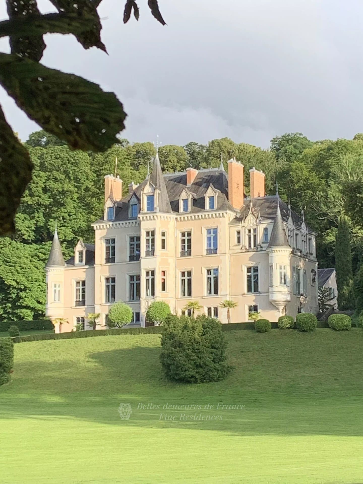 Meticulously Restored 19th Century Château With Pool And Tennis Court 2
