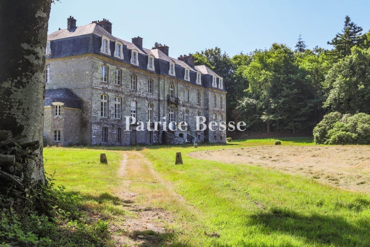 18th Century Château With Historical Significance And Extensive Grounds 4