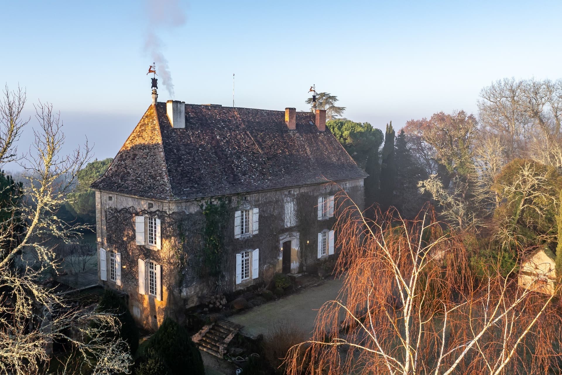 Charming 18th Century Manor Overlooking The Dordogne River 2