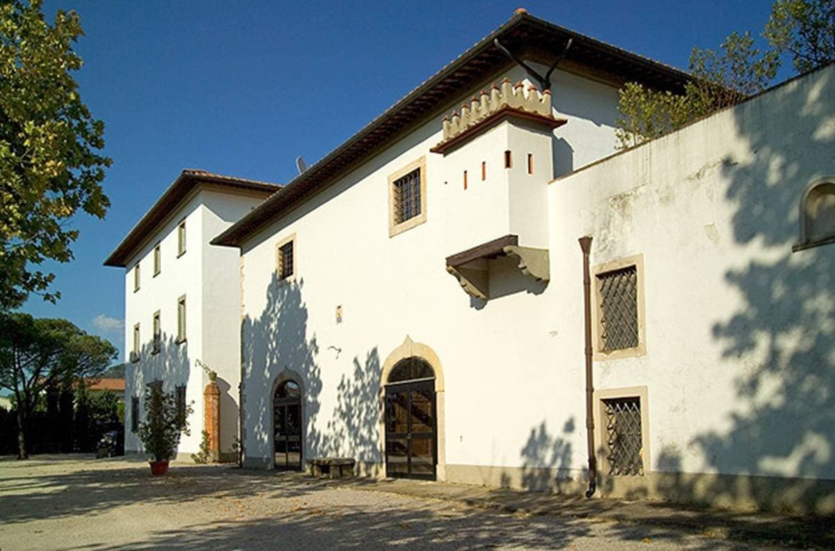 Medicean Estate in the Heart of Tuscany with 35 Apartments 2