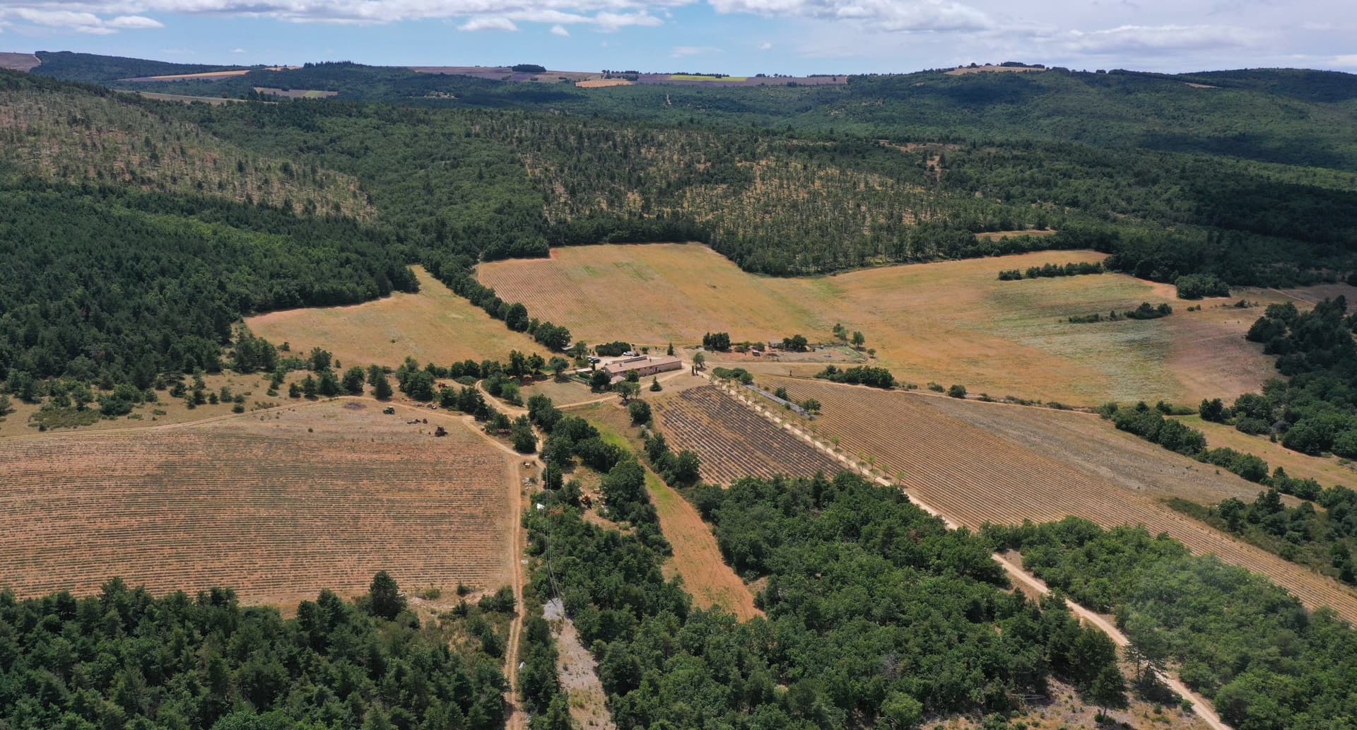 Stunning 443 Sqm Farmhouse Set Within 107 Hectares of Lavender Fields — in Vaucluse, France