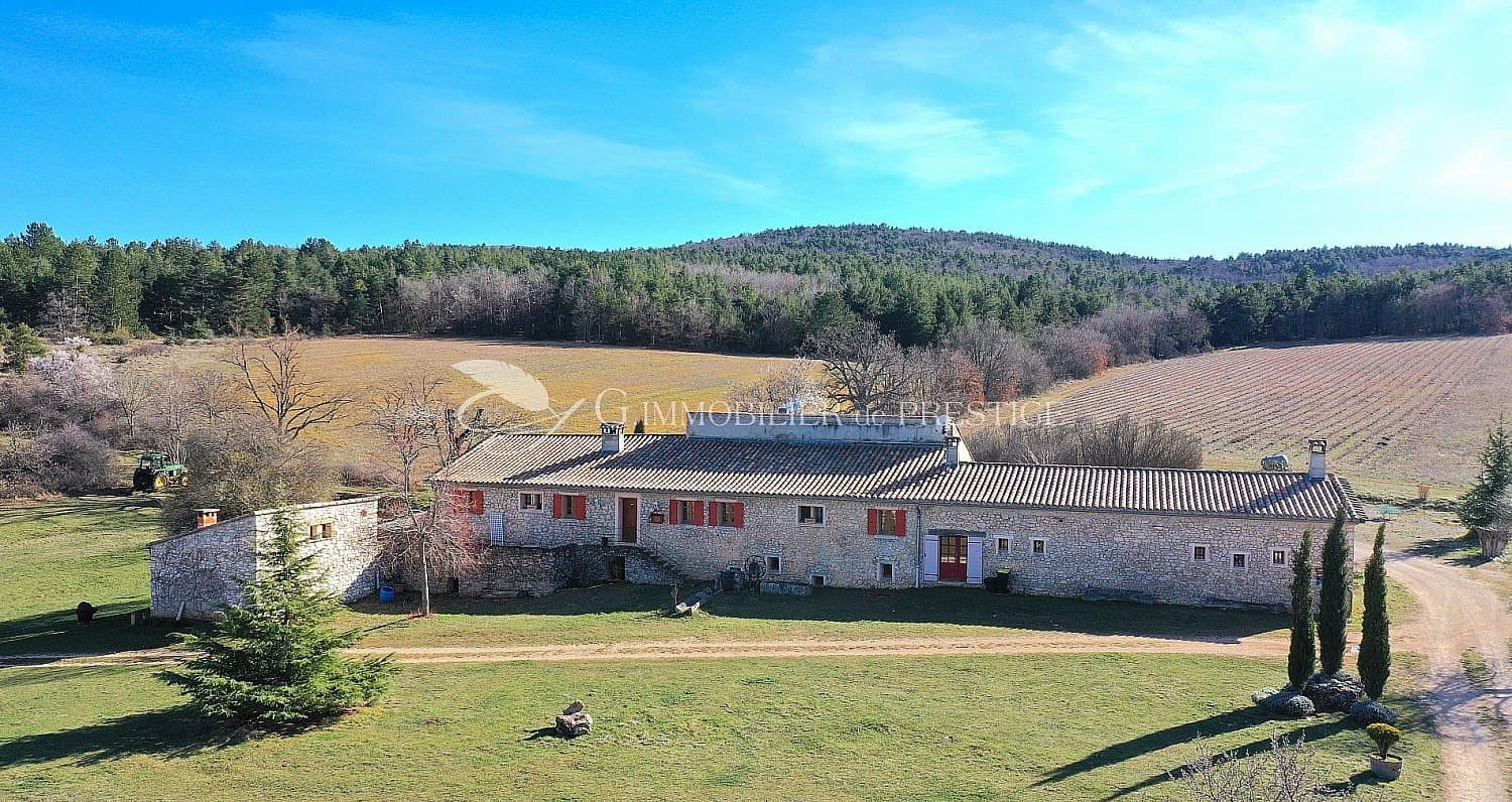 Stunning 443 Sqm Farmhouse Set Within 107 Hectares of Lavender Fields 3