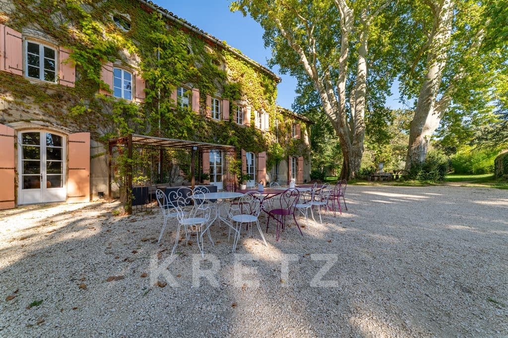 Elegant 17th Century Château With Private Beach And Lush Grounds 3