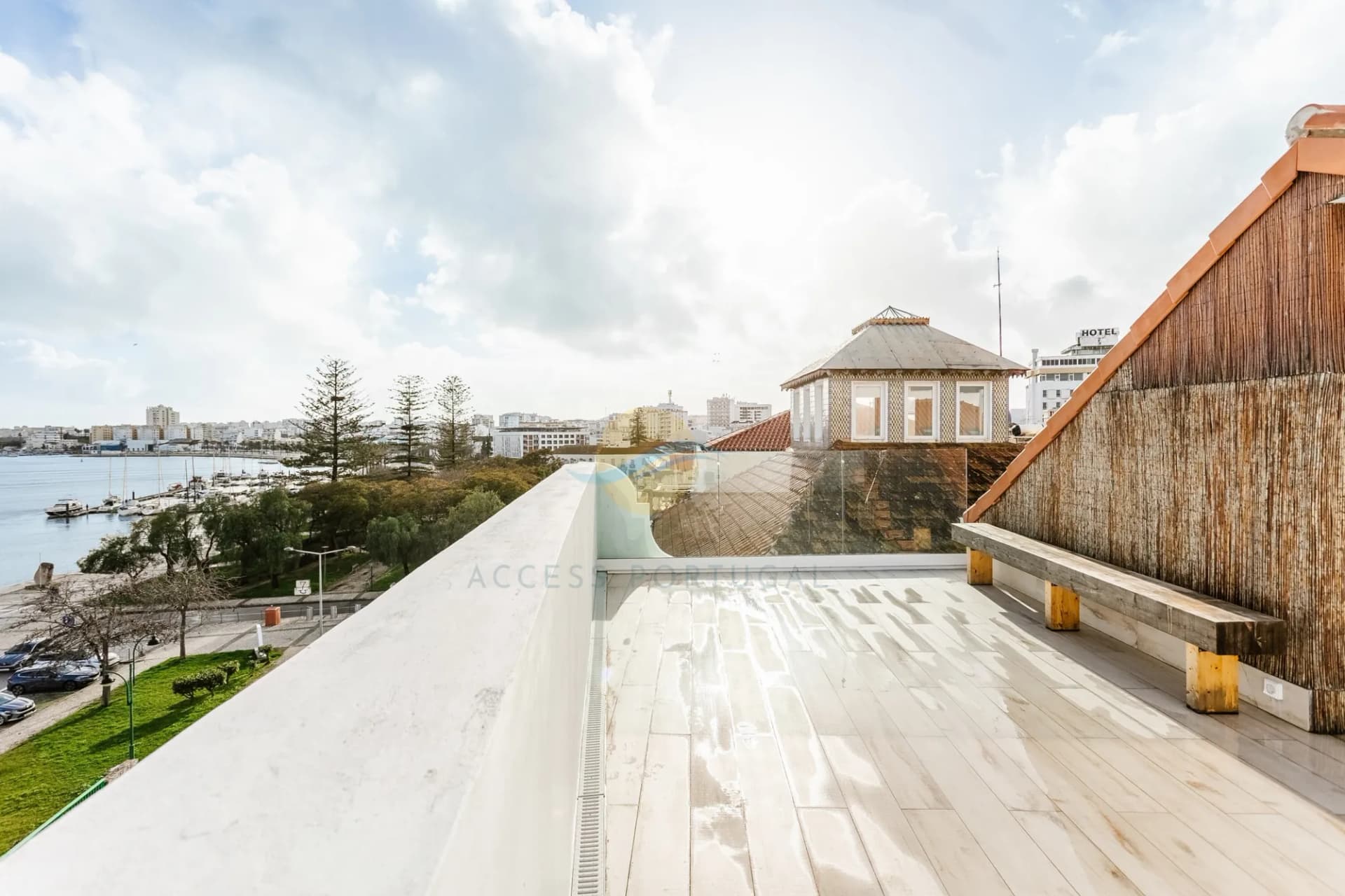 Casa Tartaruga: Iconic Riverside Residence With Investment Potential 4