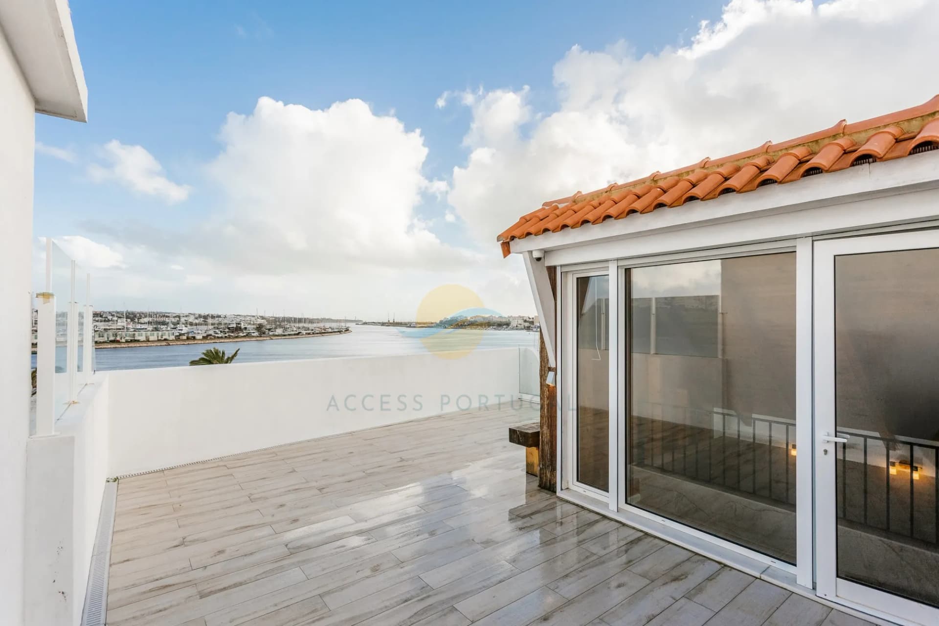 Casa Tartaruga: Iconic Riverside Residence With Investment Potential 5