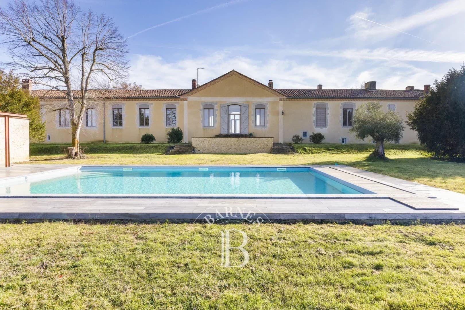 Elegant 1750s Charterhouse With Pool And Scenic Views