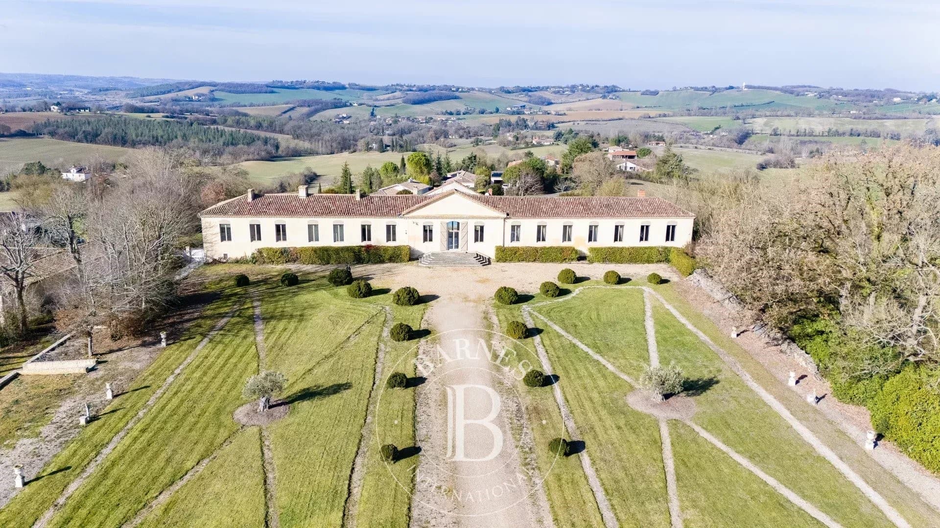 Elegant 1750s Charterhouse With Pool And Scenic Views 3