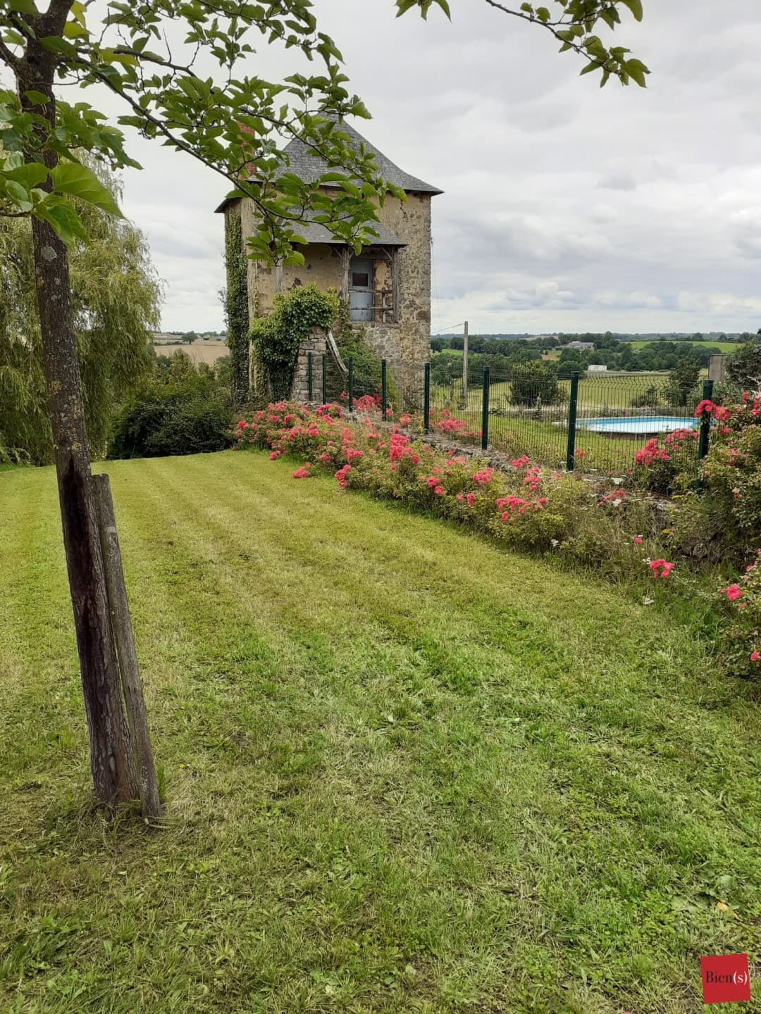 Historic Castle With Swimming Pool And Cellar 5