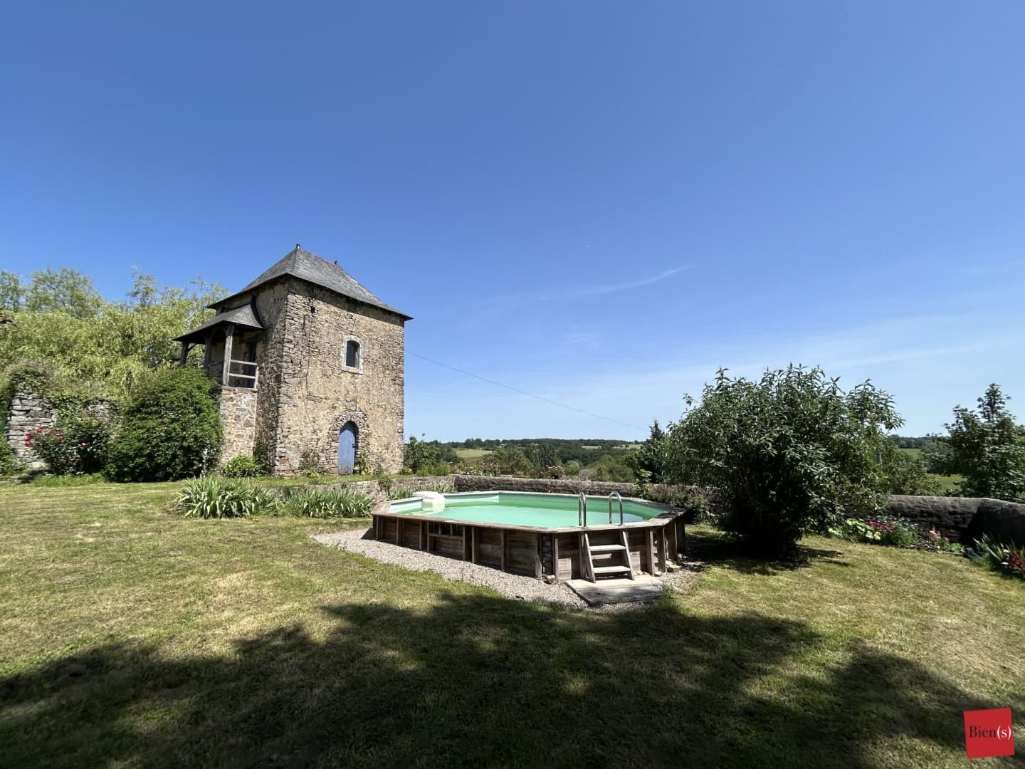 Historic Castle With Swimming Pool And Cellar 2