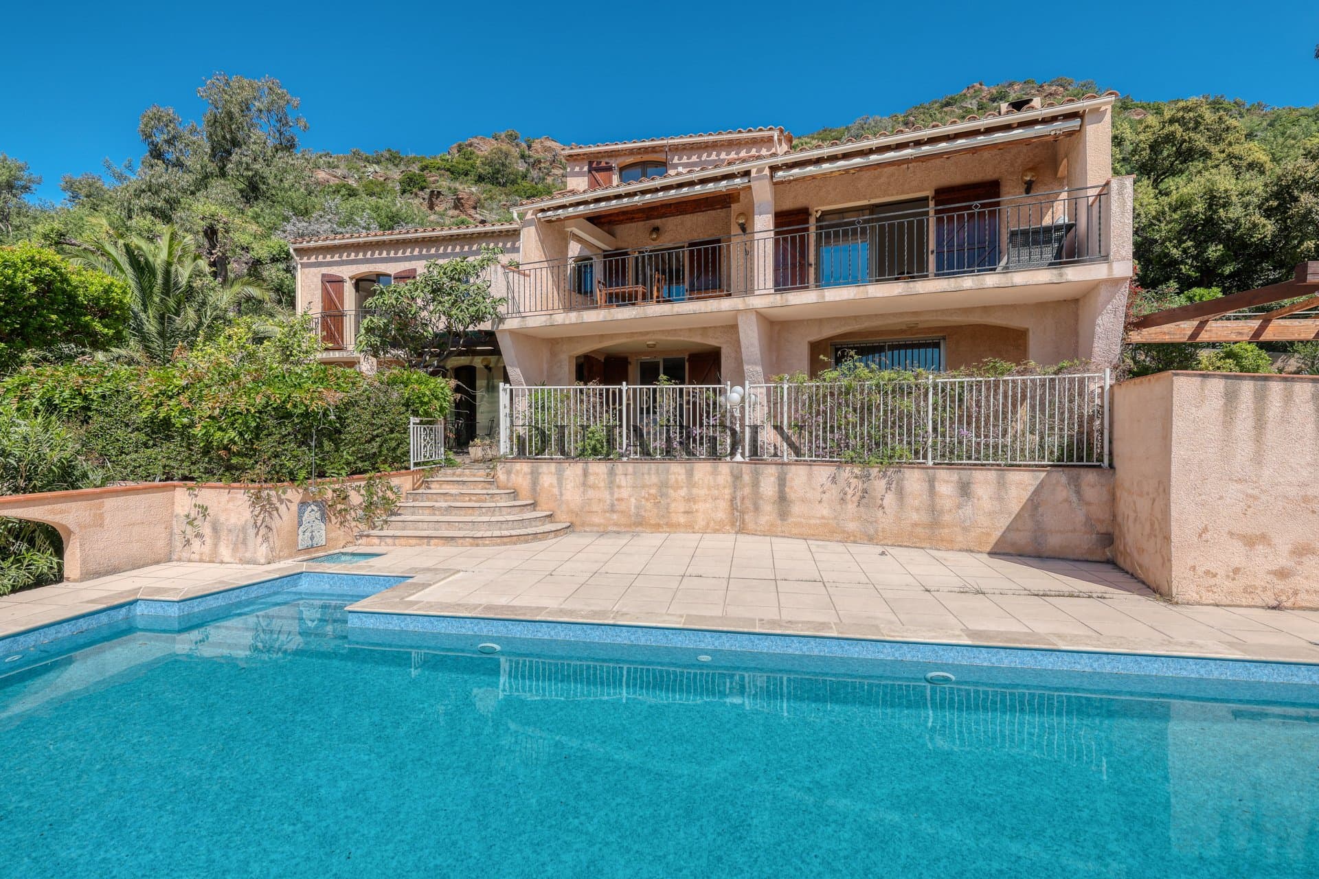 Spacious Villa With Independent Apartment And Sea View 4