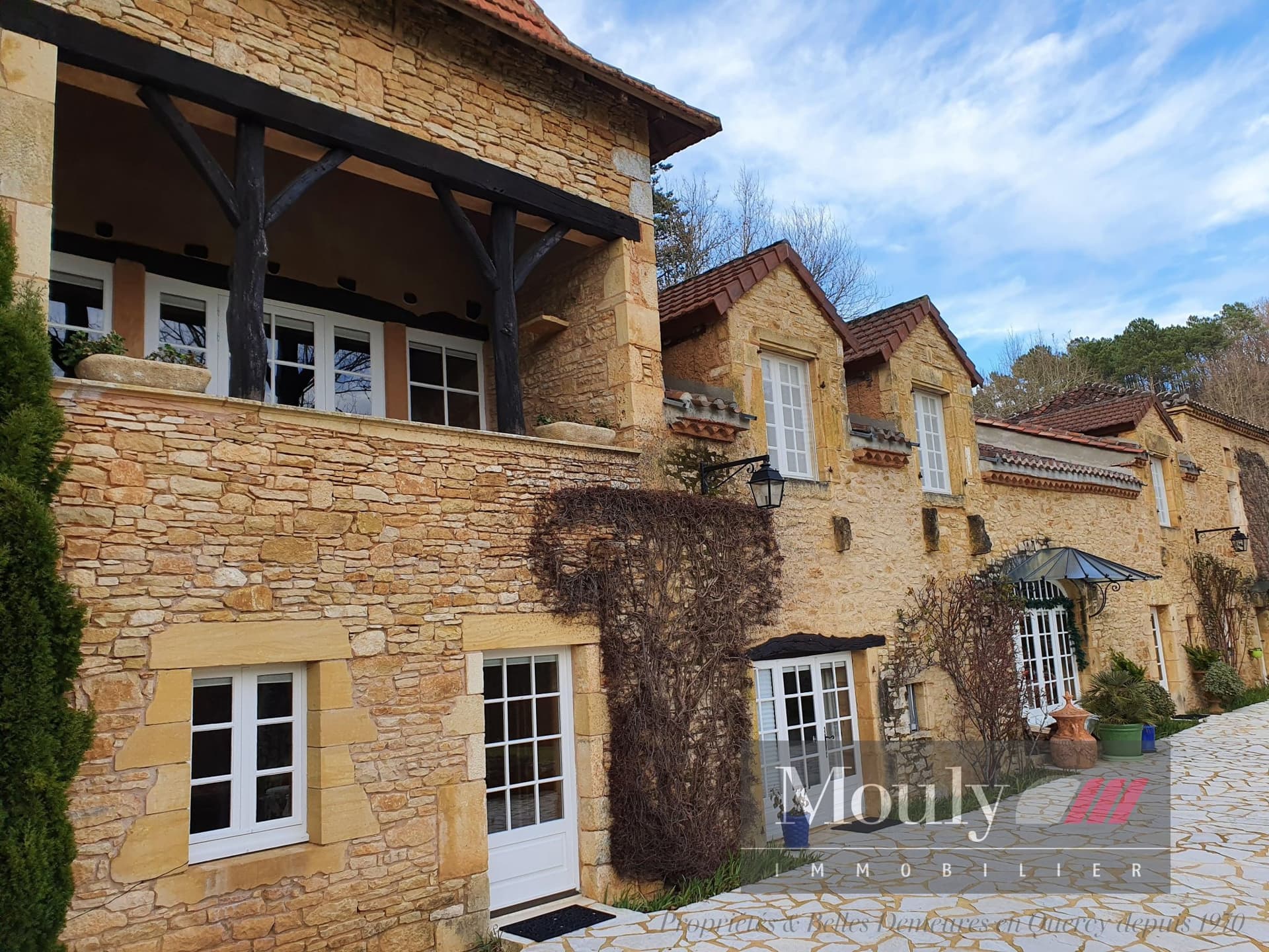 Charming Residence With Dovecote, Swimming Pool, And 7 Bedrooms 3