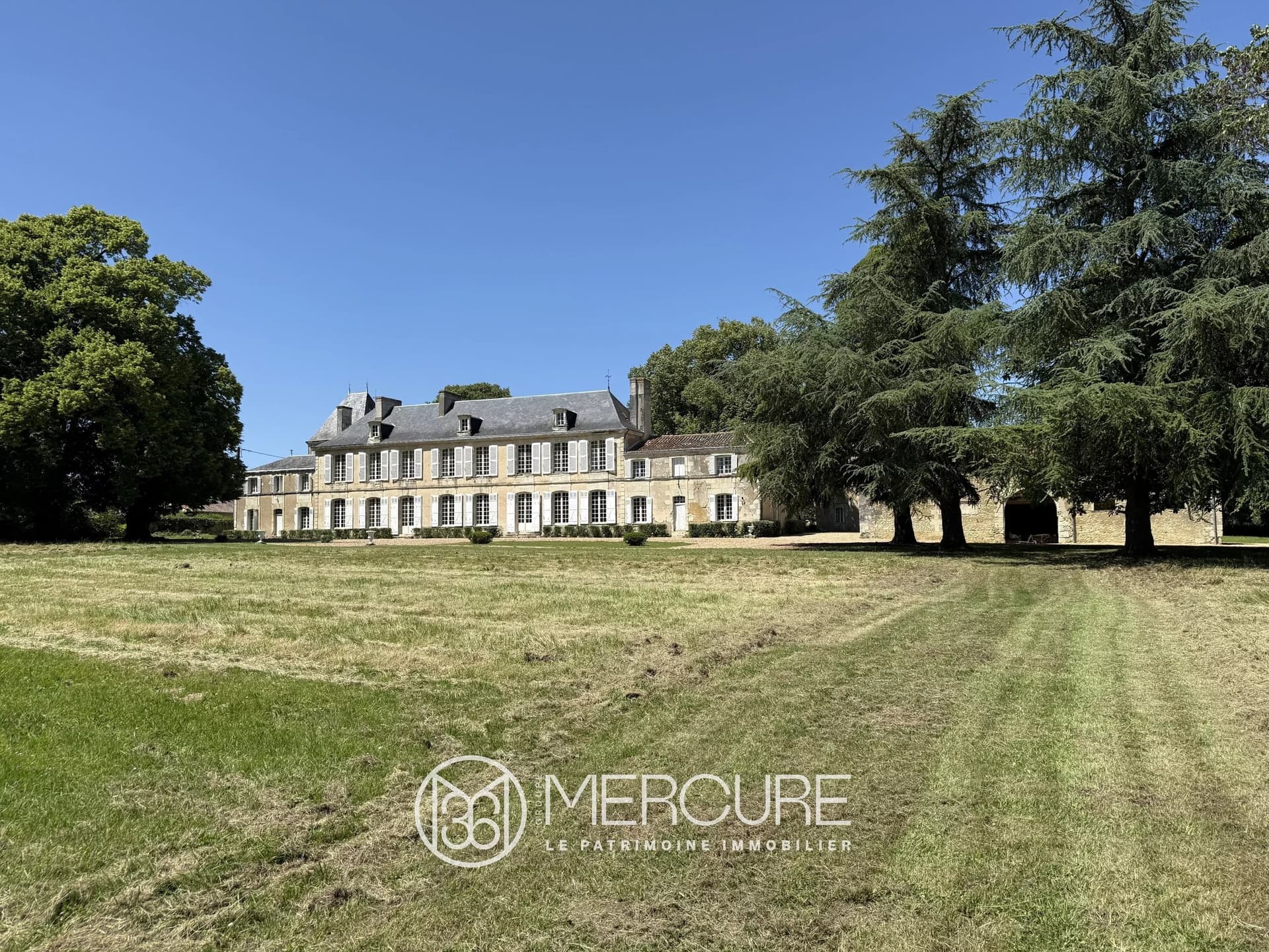 Château With Chapel Set In 3.7 Hectares Of Parkland 2