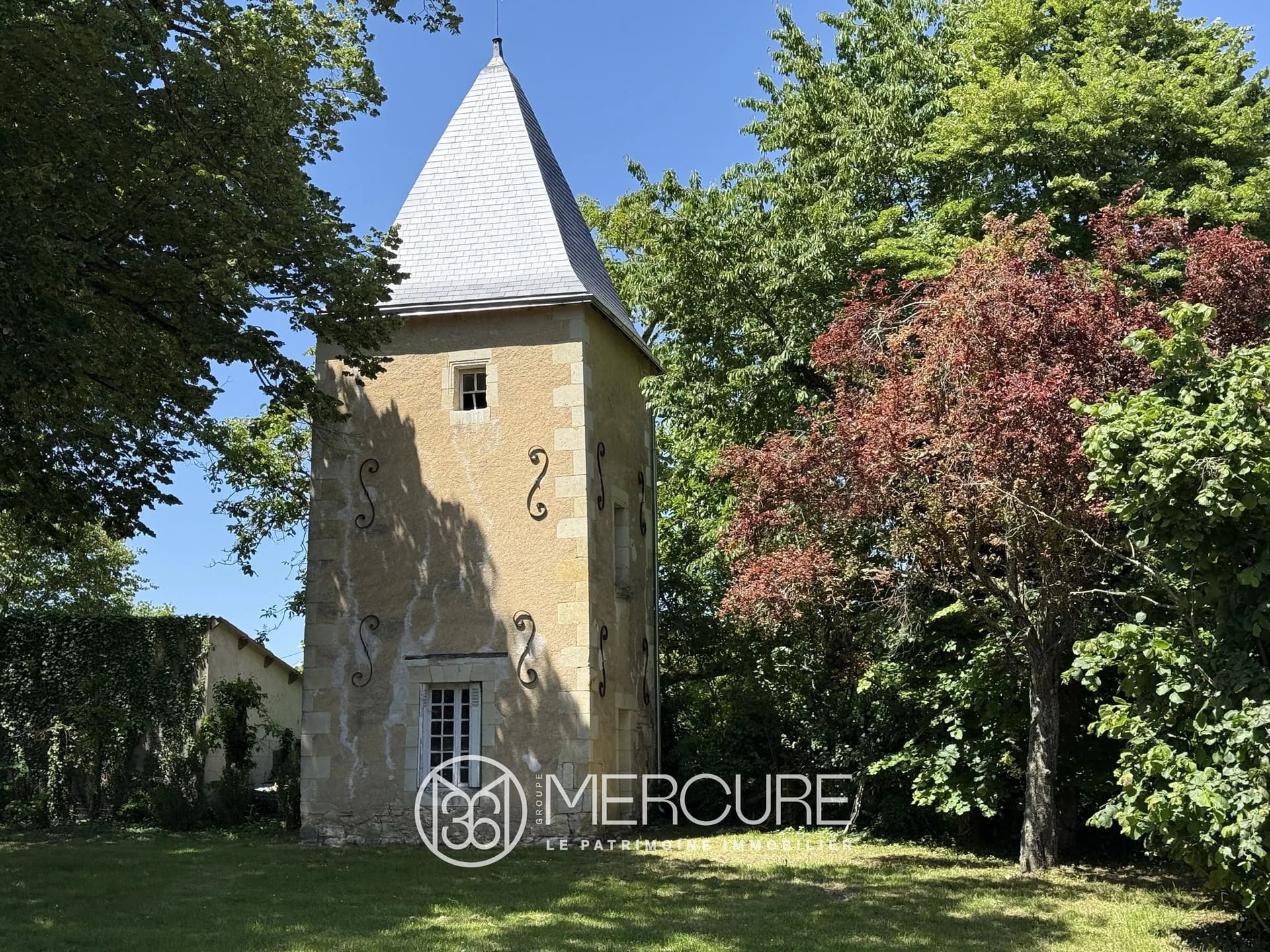 Château With Chapel Set In 3.7 Hectares Of Parkland 4