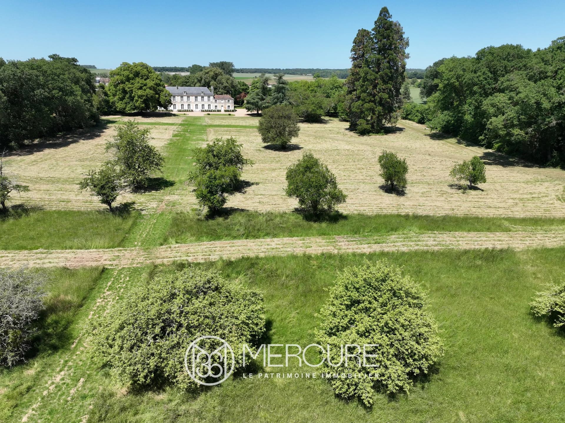 Château With Chapel Set In 3.7 Hectares Of Parkland 3