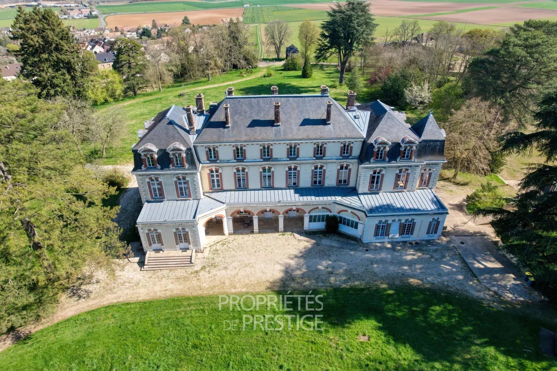 Castles for sale in Centre Ville Centre