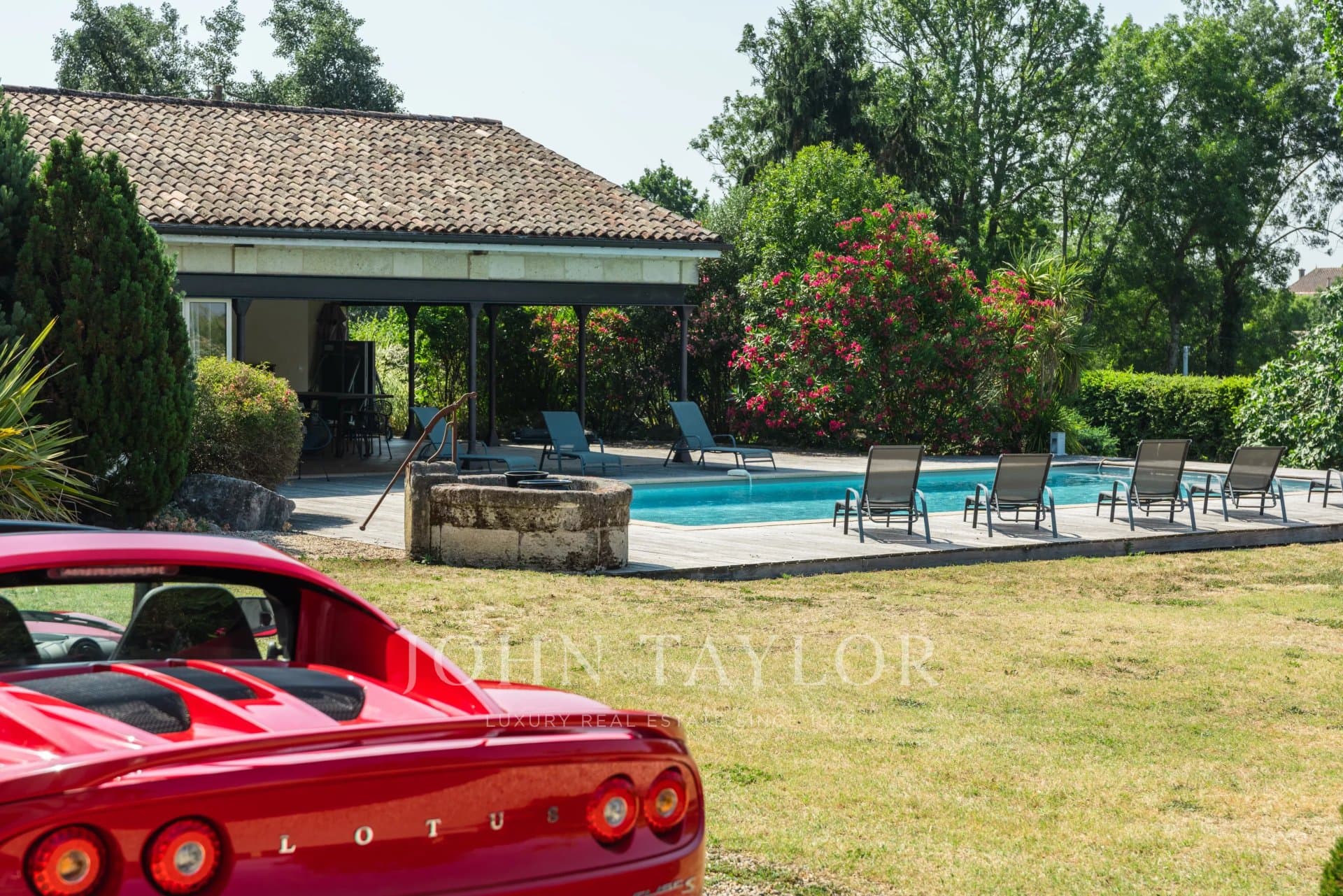 Stunning 18th Century Charterhouse With 11 Bedrooms And Heated Swimming Pool 4