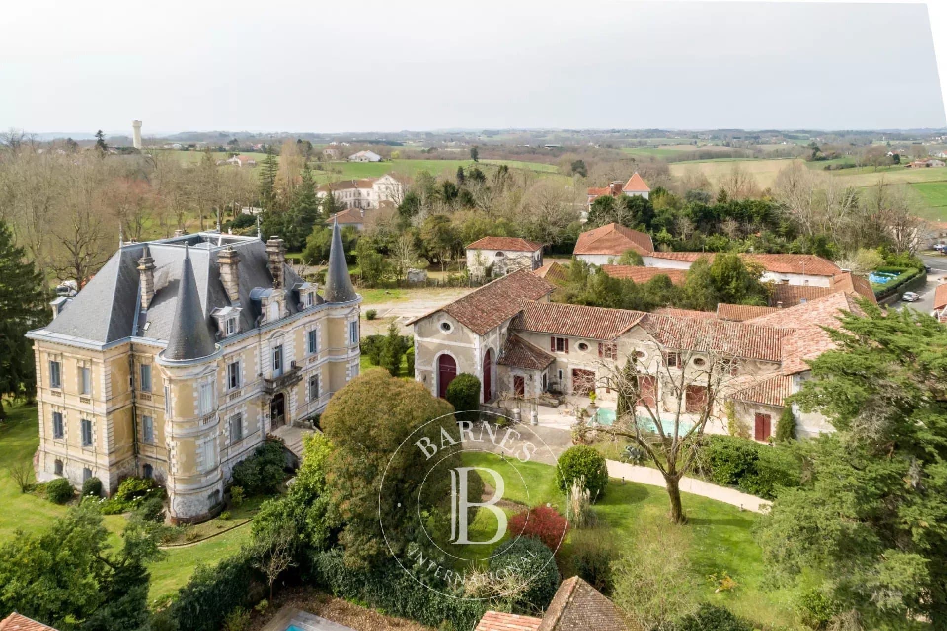 19th Century Château With Outbuildings And Pool Near Biarritz 5