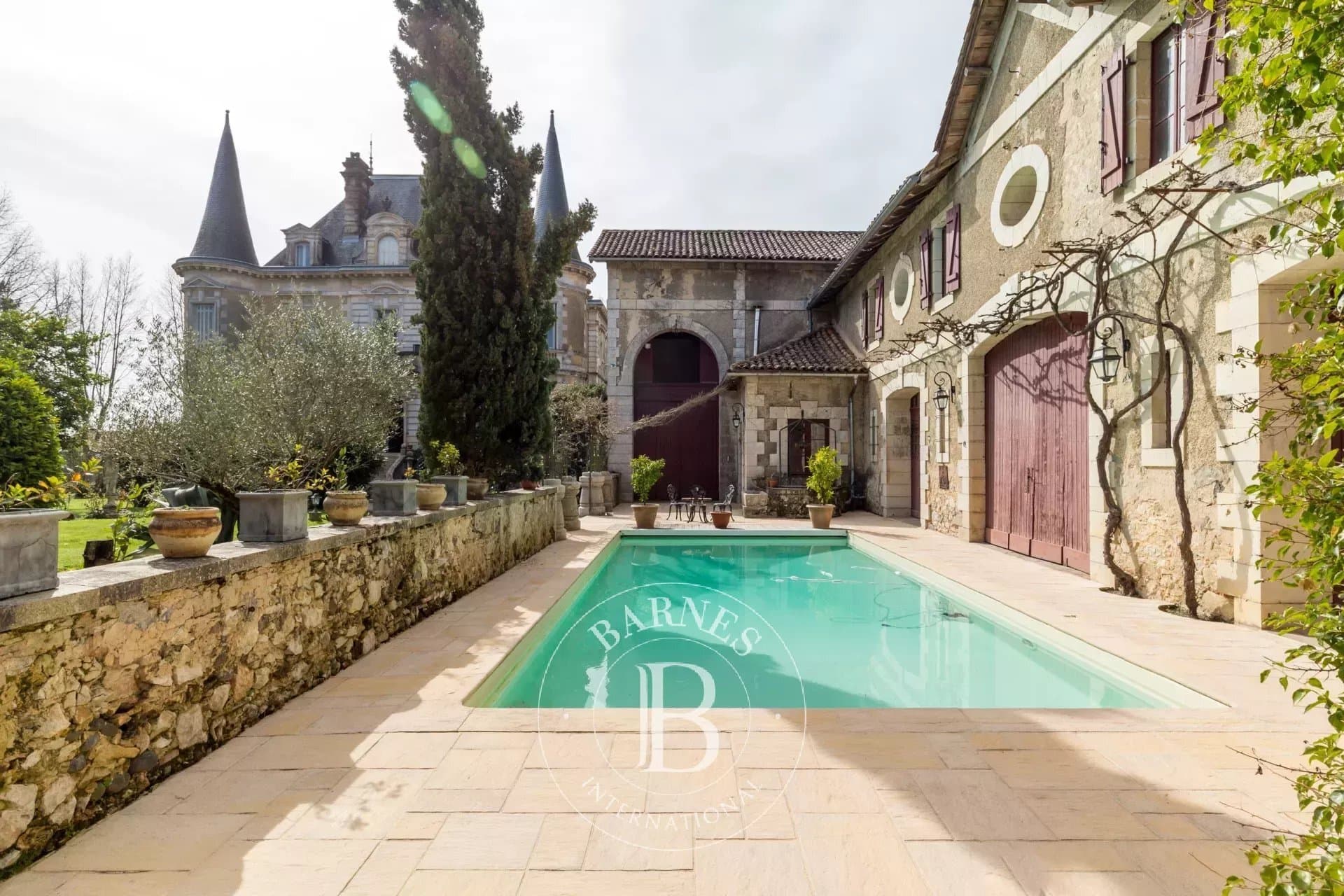 19th Century Château With Outbuildings And Pool Near Biarritz 4