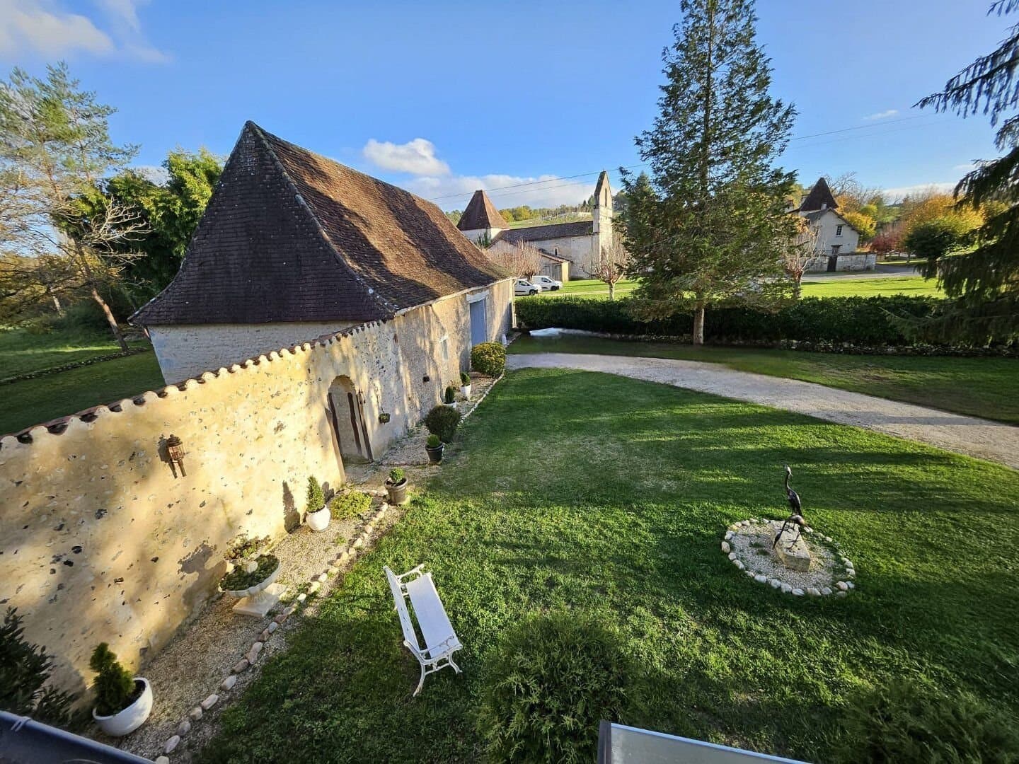Elegant Château With 7 Bedrooms And Majestic Park 4