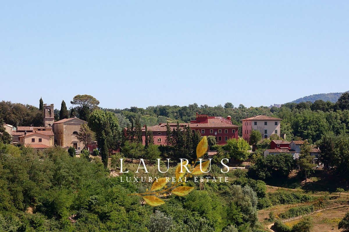 Castles for sale in Lari
