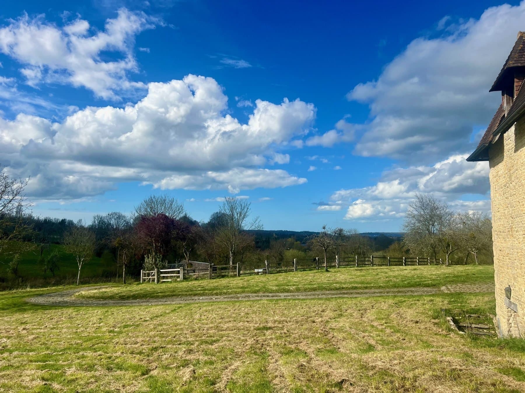 Charming Normandy Manor With Stable And Paddock 3