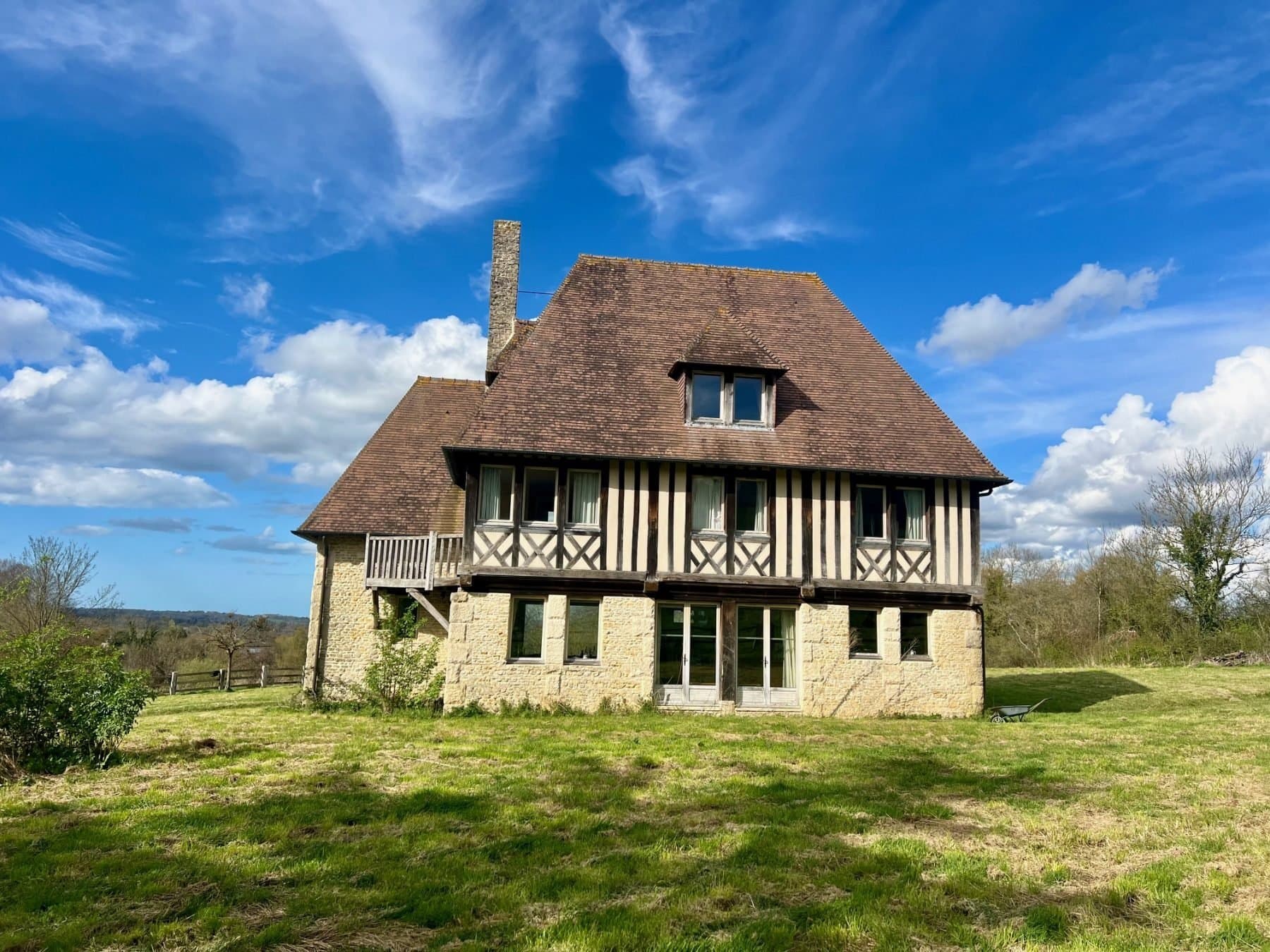 Charming Normandy Manor With Stable And Paddock 2