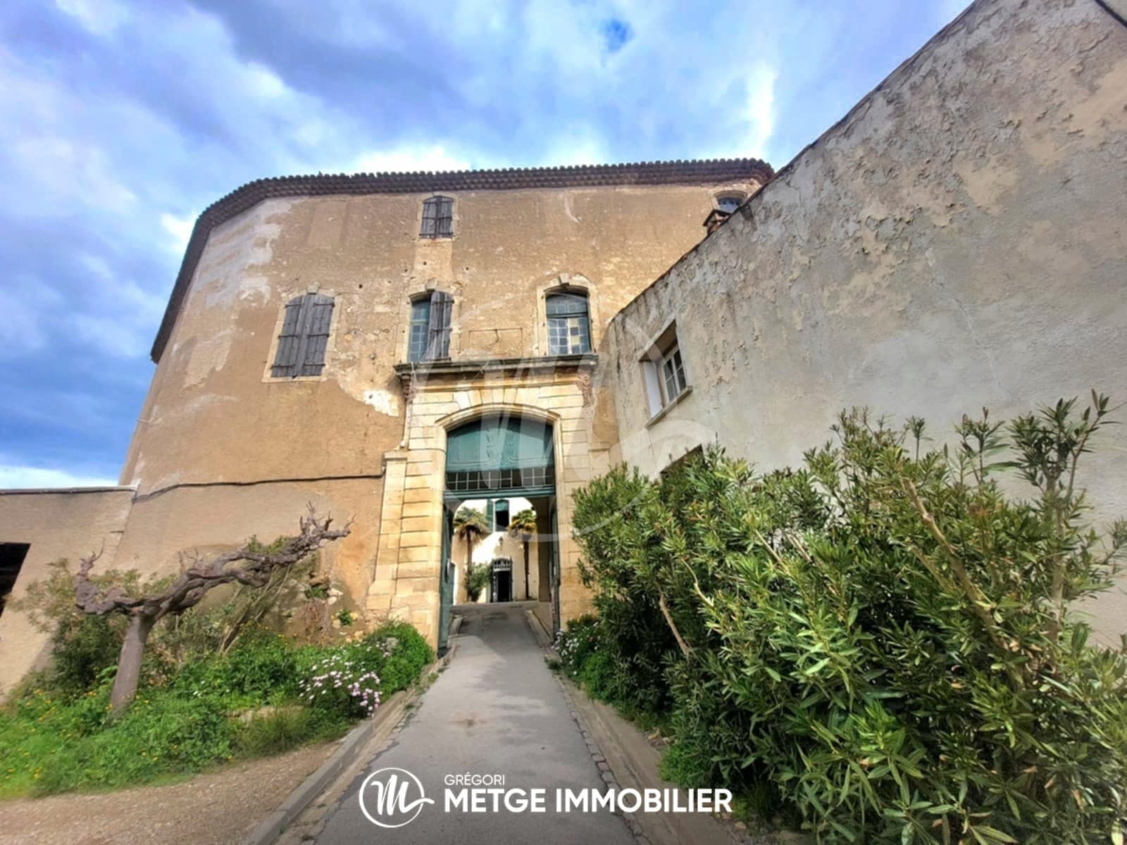 Historic Château de Puimisson With Panoramic Views 2