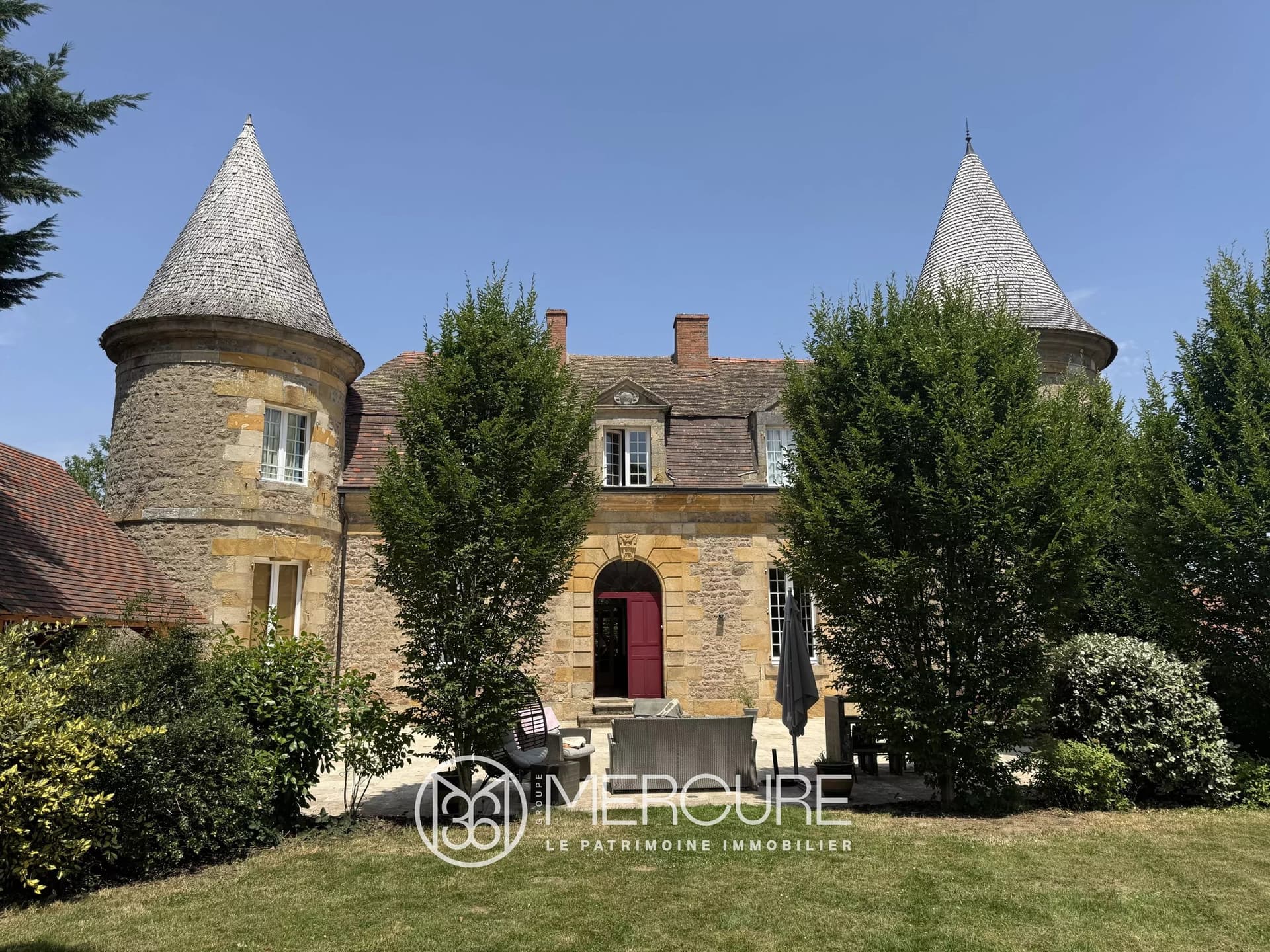 Historic 14th And 15th Century Château With Guesthouse And 9 Hectares