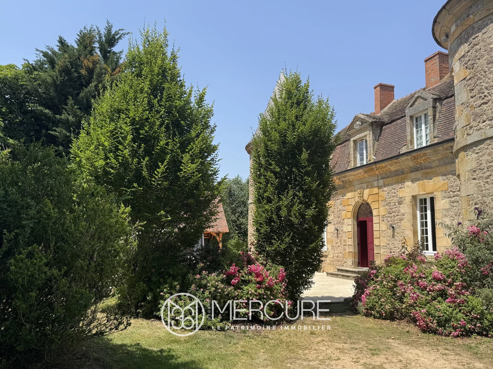 Historic 14th And 15th Century Château With Guesthouse And 9 Hectares 2