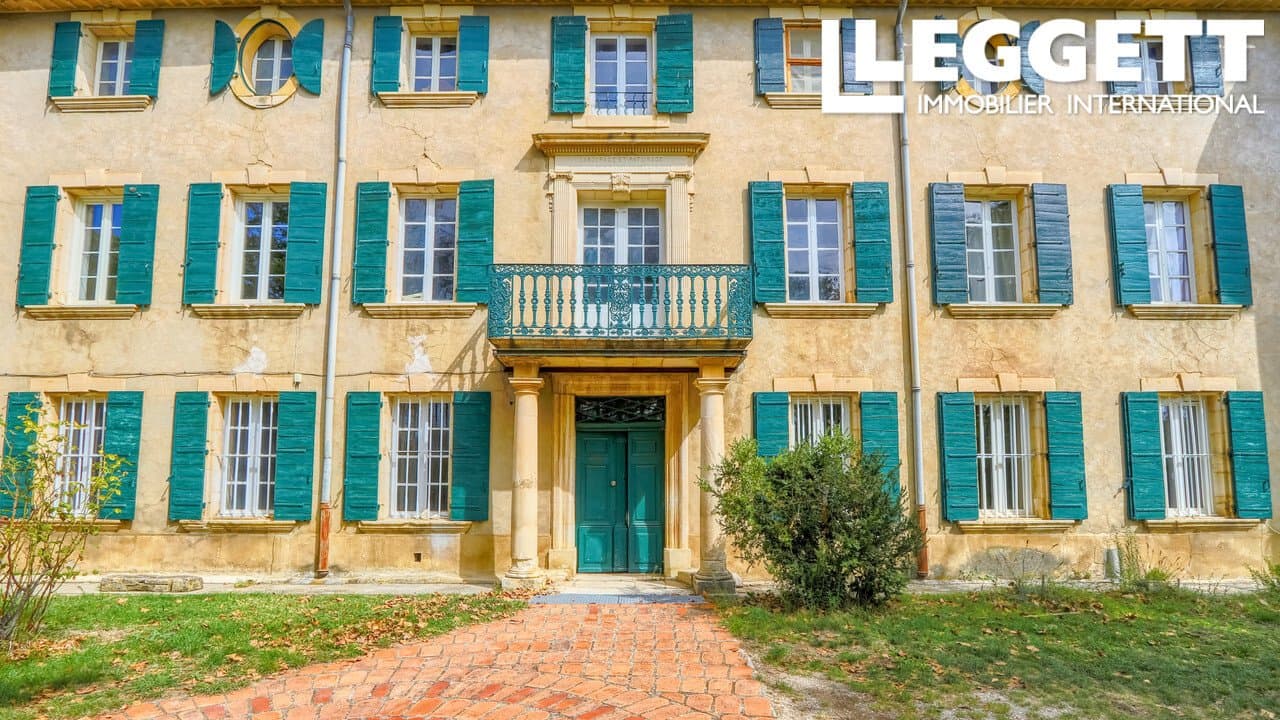 Magnificent 17th Century Château With Agricultural Buildings And 84 Hectares 2