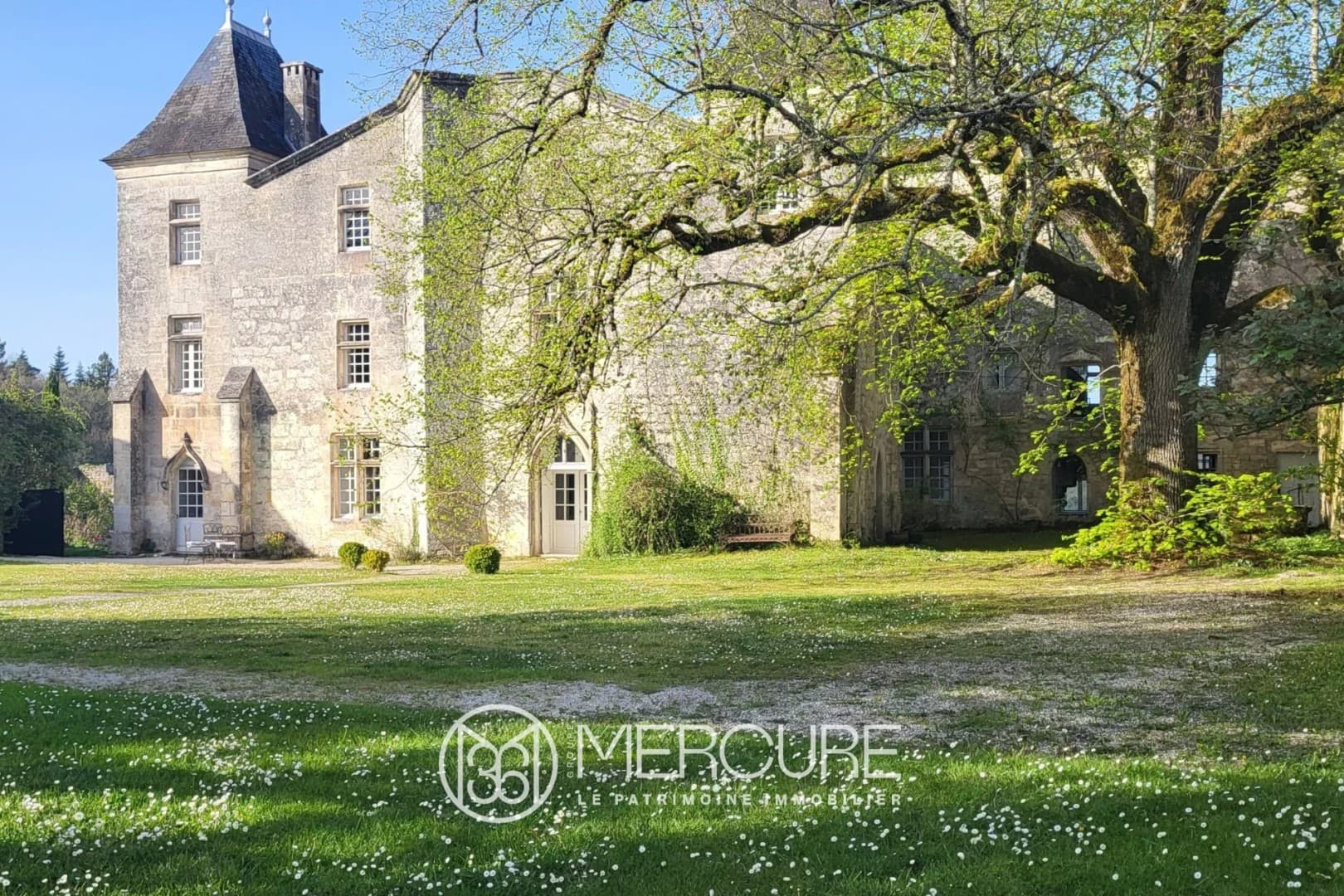 Charming 13th Century Castle With Pool And Expansive Grounds — in Vieil Angoulême-Centre Ville, France