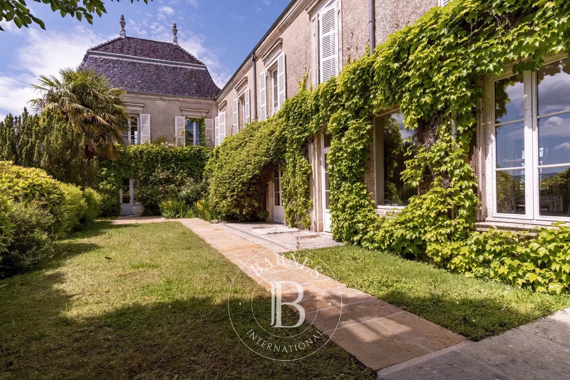18th Century Castle With Indoor Pool And Tennis Court — in Beaujolais, France