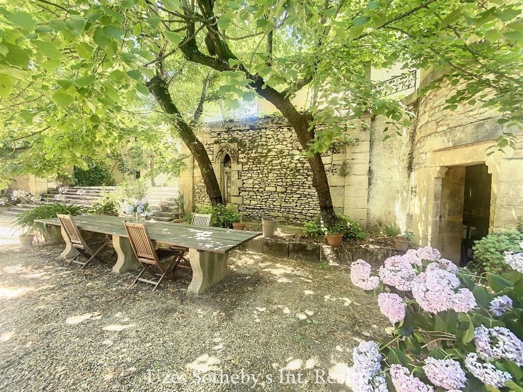 Historic Château With Guest House And Swimming Pool 4