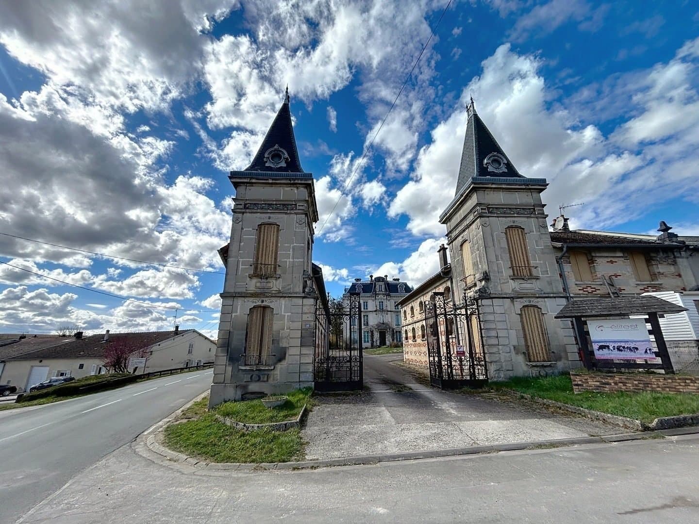 Ancemont Château — Château for sale in Grand Est, France