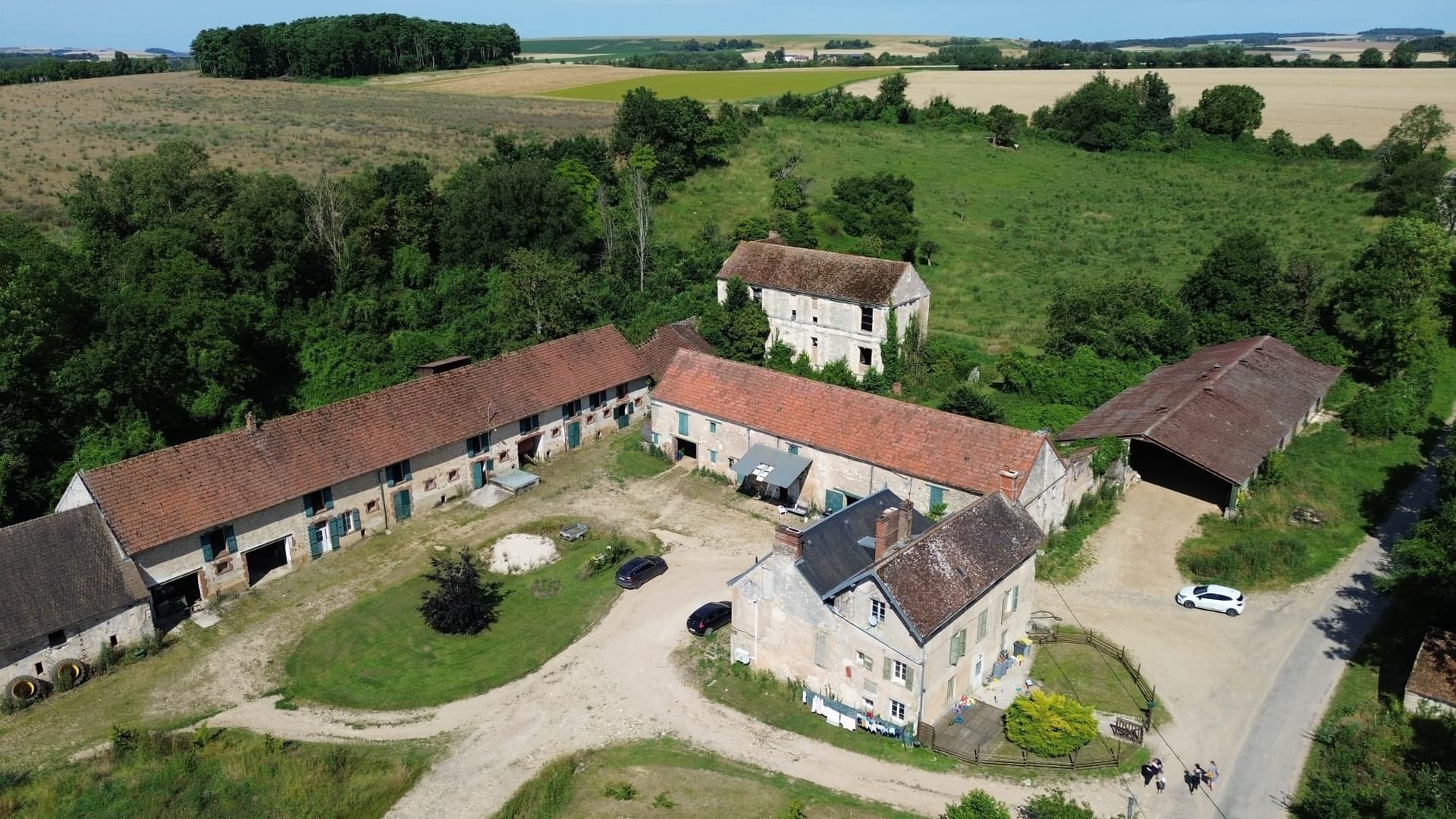 Bruyères Sur Fère Château — Château for sale in Hauts-de-France, France