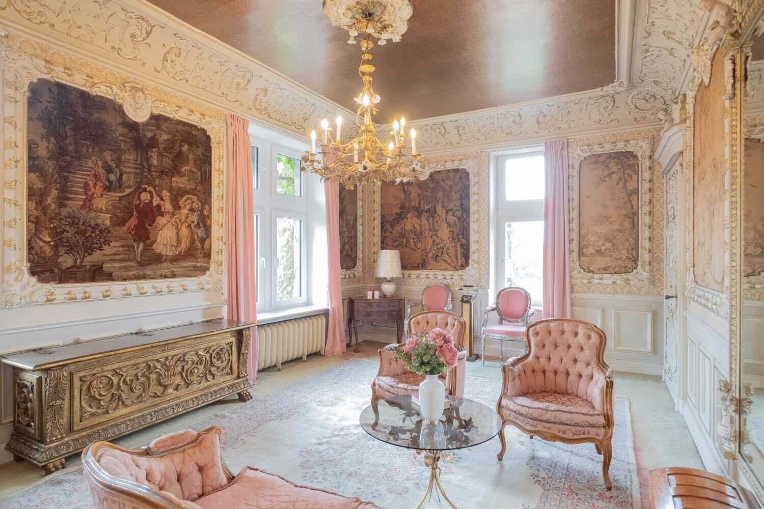 Château Les Trois Roix, A Private Estate With Exceptional Rental Potential 2
