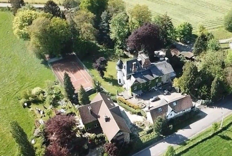 Château Les Trois Roix, A Private Estate With Exceptional Rental Potential 4