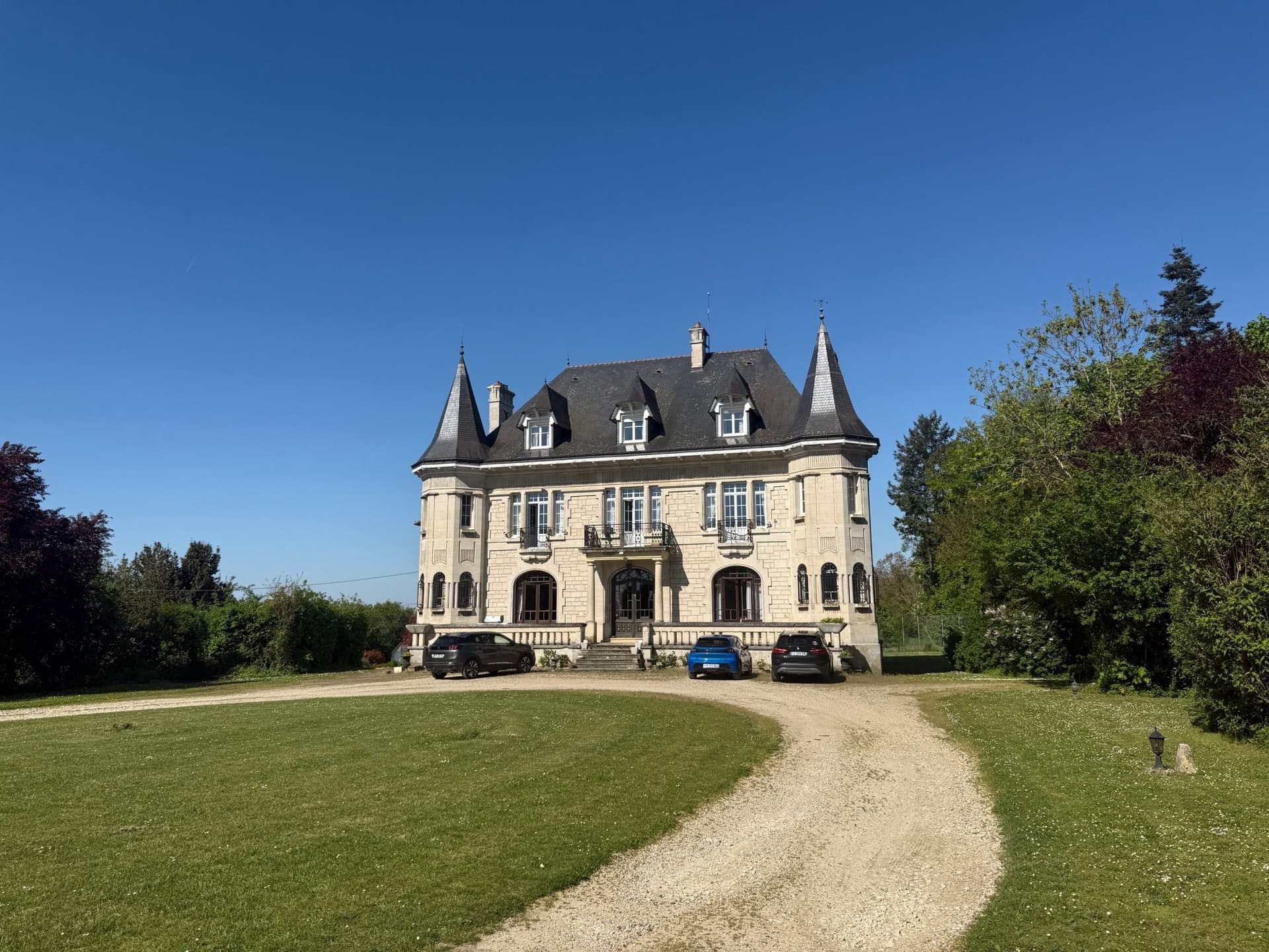 Monthenault Château — Château for sale in Hauts-de-France, France