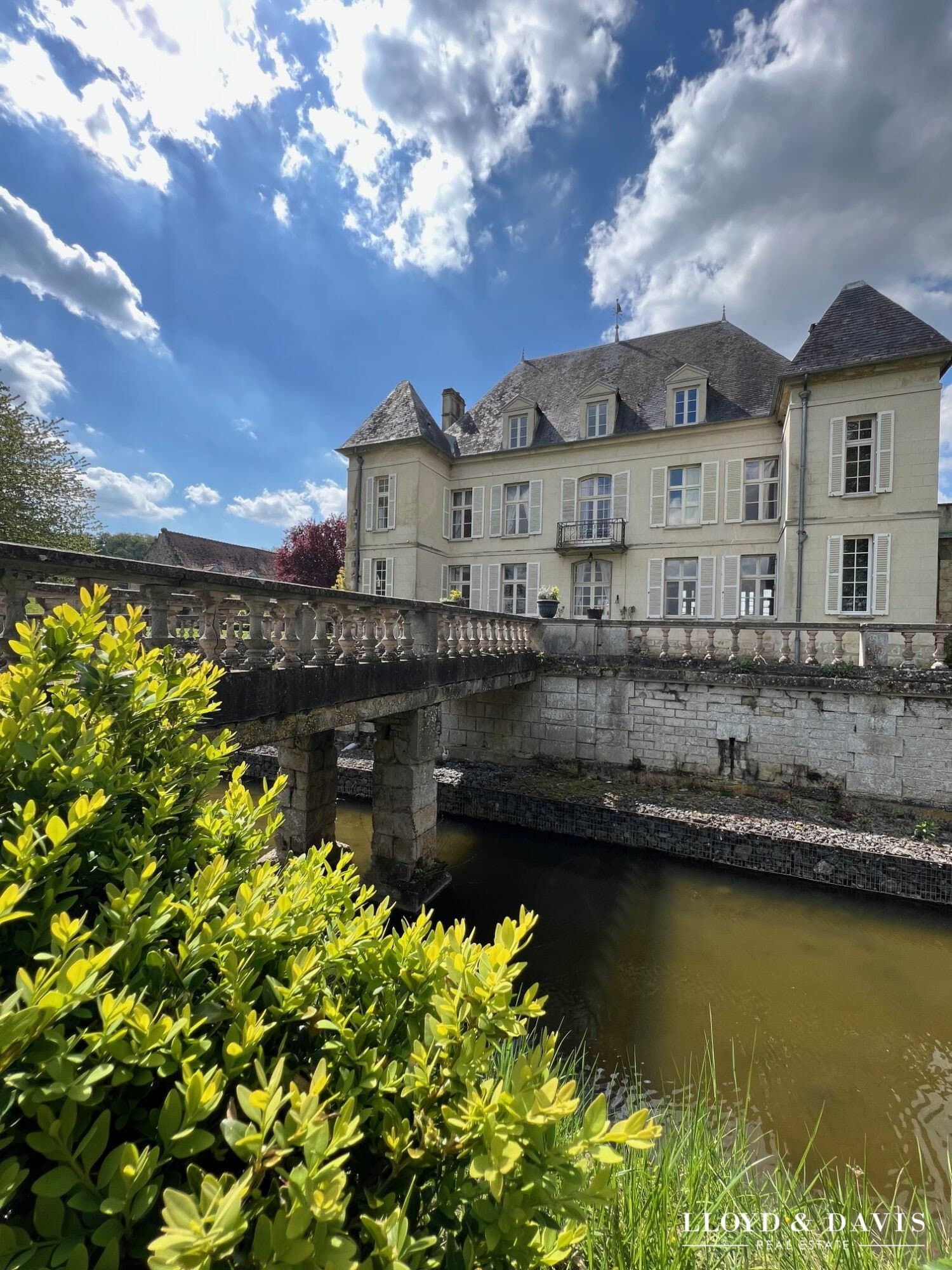 Villers Cotterêts Château — Château for sale in Hauts-de-France, France