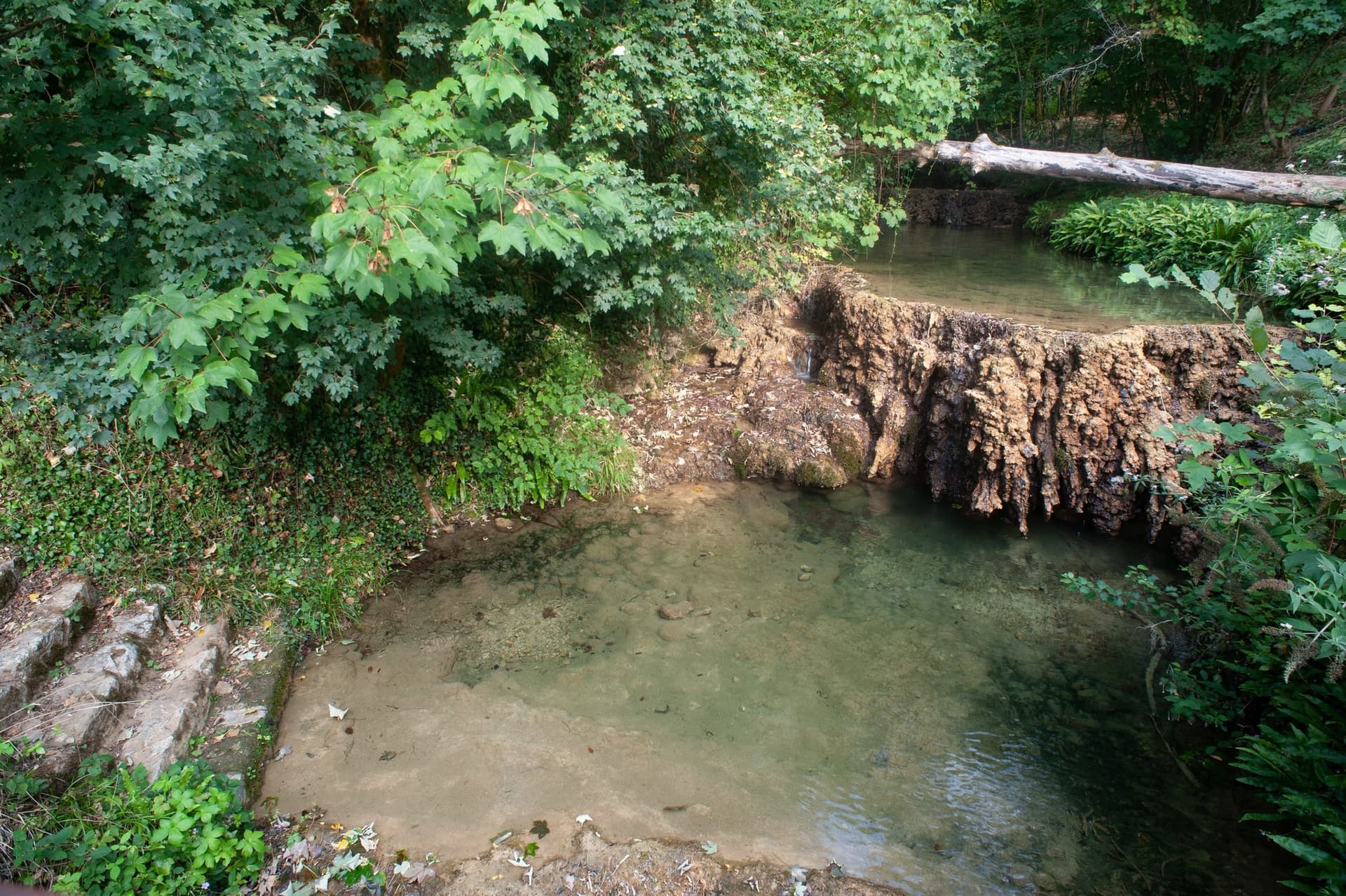 1564 Magnificent Manor With Its Pond And Wonderful Waterfall, Bread Oven, Two Lovely Barns, On Alm