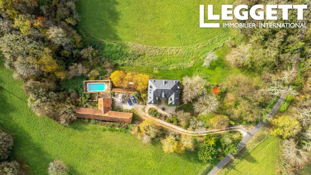 18th Century Château, Swimming Pool, Barn, Meadows And Forests 5