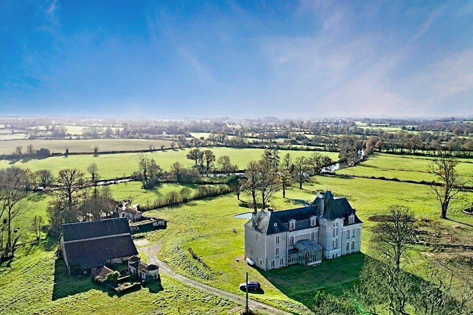 19th Century Château On 12 Hectares Bordering Deux Sèvres And Vendée 5