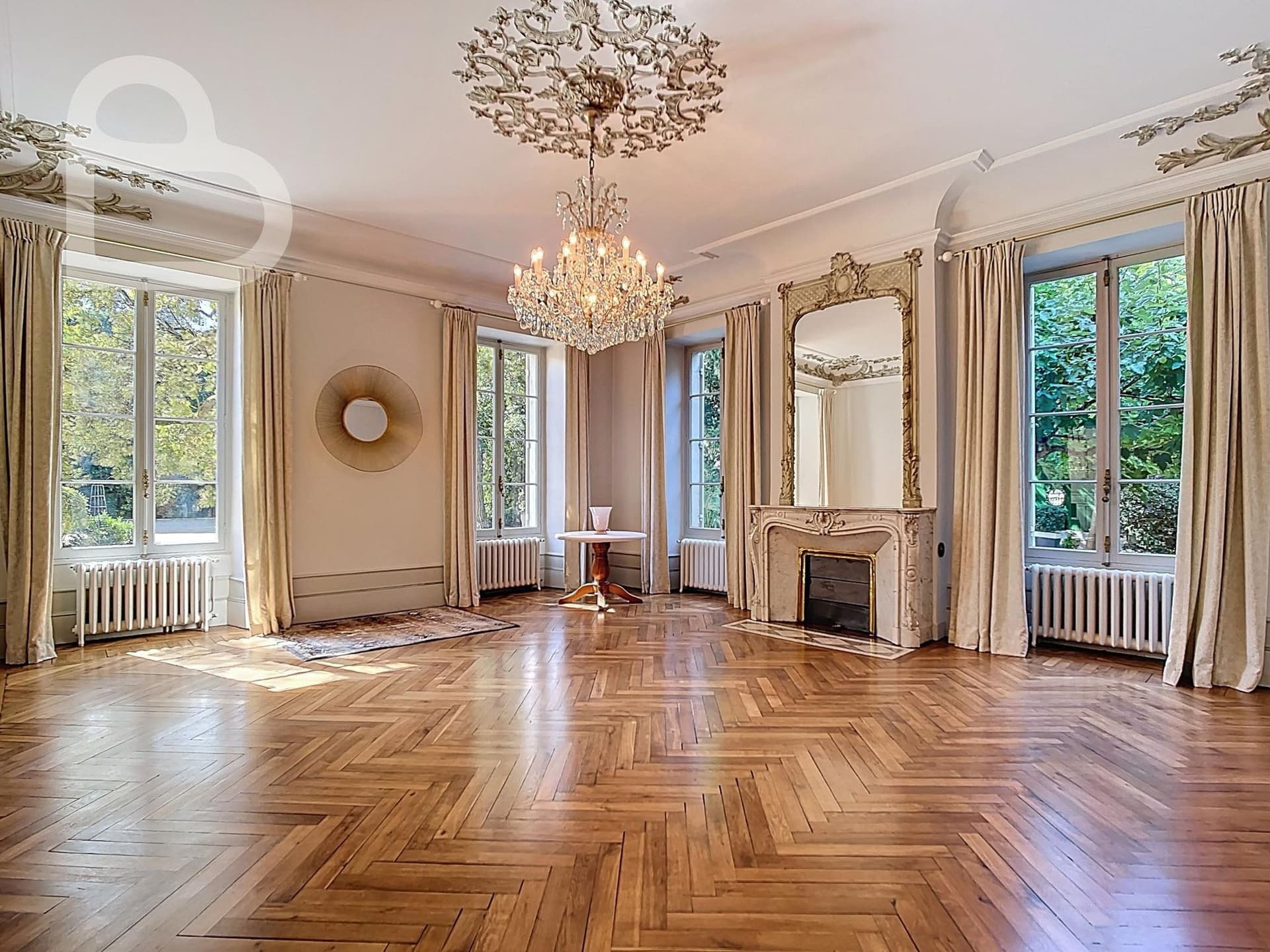 19th Century Mansion With Professional Kitchen In The Heart Of Agen 2