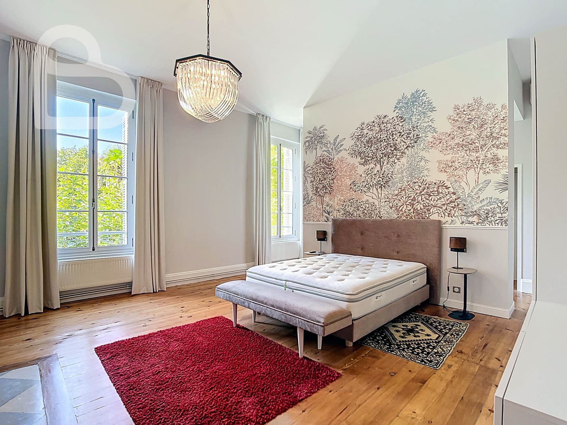 19th Century Mansion With Professional Kitchen In The Heart Of Agen 5