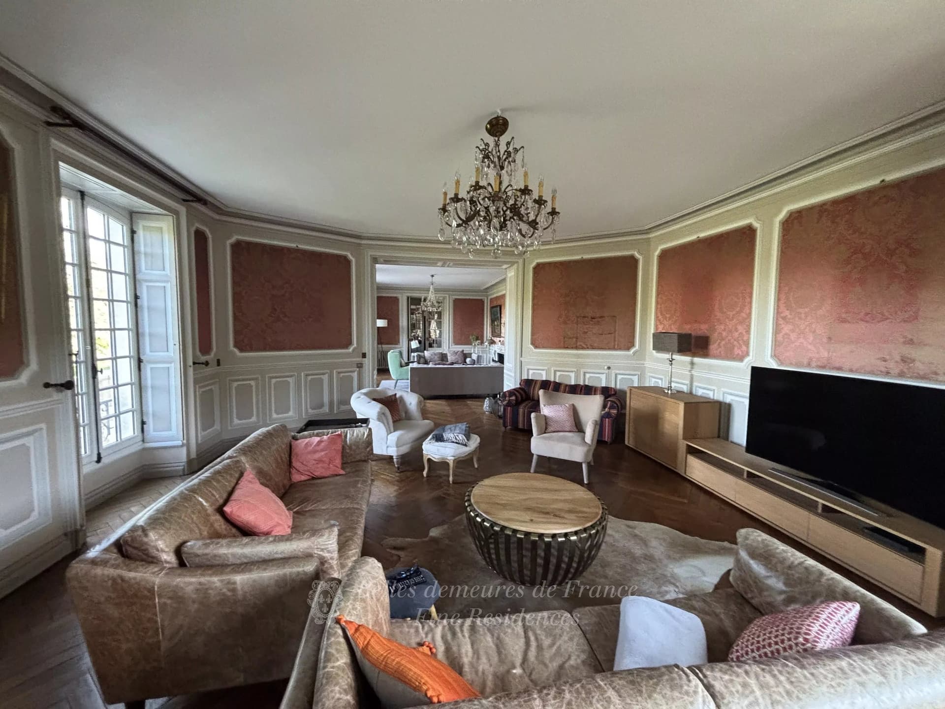 1h30 From Paris By Tgv – An Exceptional Listed 16th/18th/19th Century Chateau With Annexes And A Swi 2