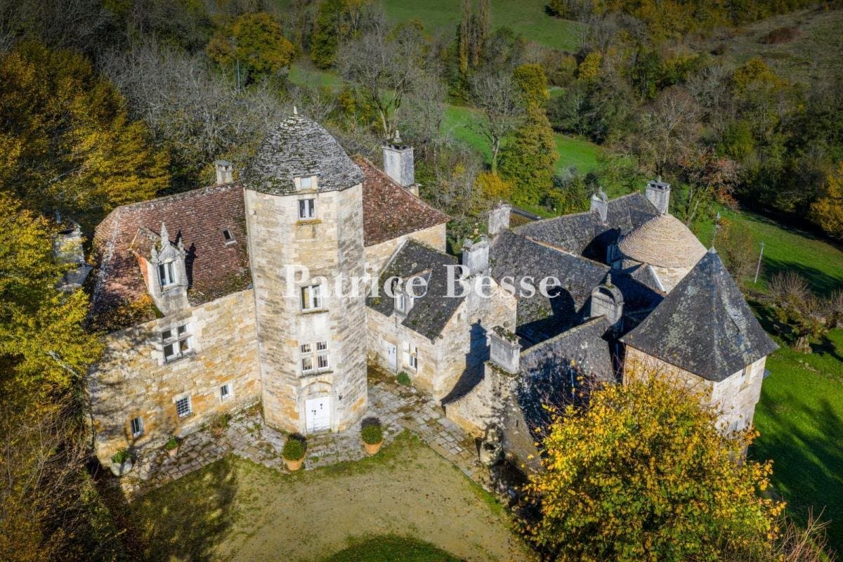 A 15th Century Chateau, Its Outbuildings, Grounds And Swimming Pool, Surrounded By 21 Hectares — Medieval Castle for sale in Nouvelle-Aquitaine, France