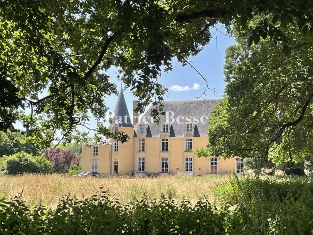 A 17th Century Chateau Listed As A Historical Monument With 108 Hectares Of Grounds, Tucked Away 4