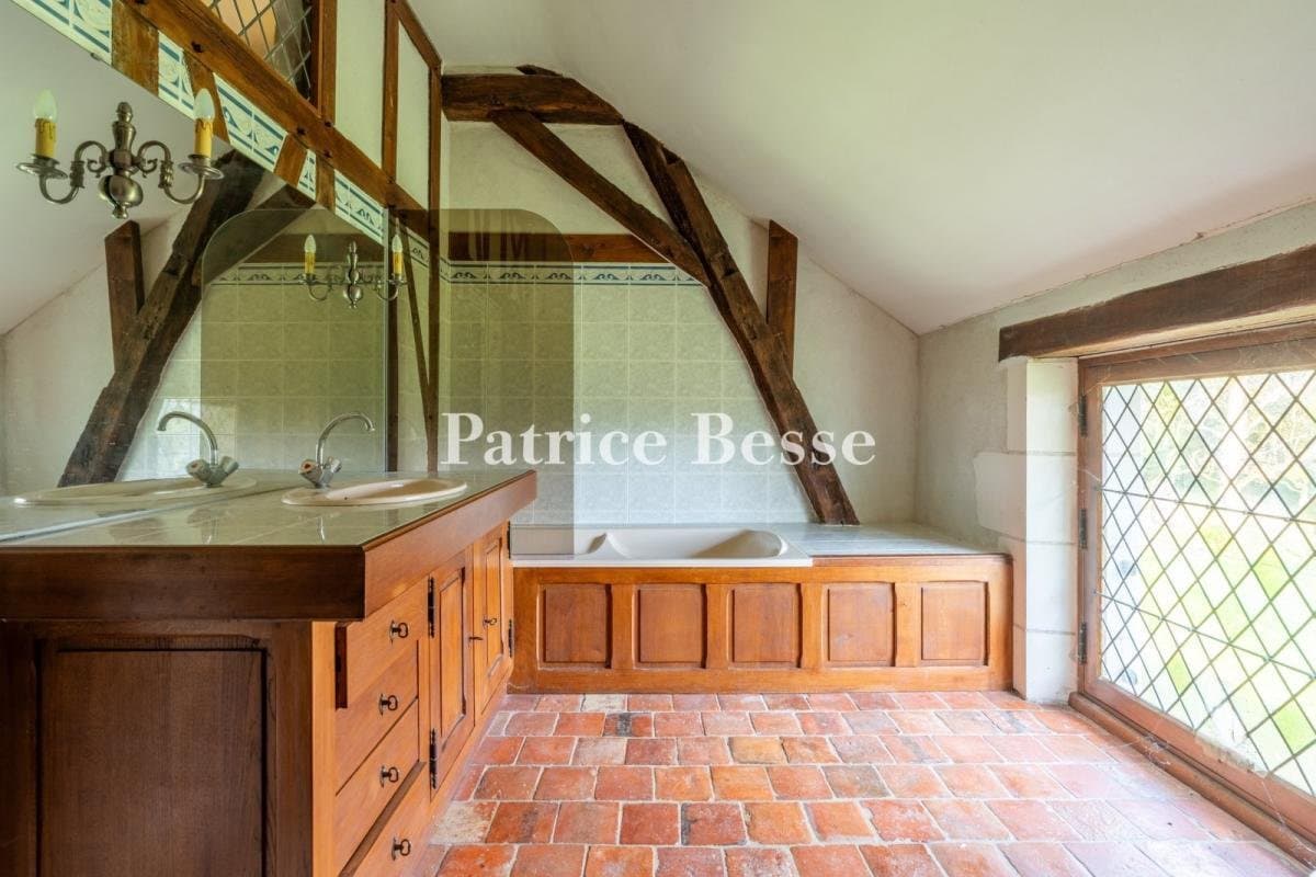 A Carefully Restored 15th Century Fortified Manor House, With A Swimming Pool And 3 Hectare 4