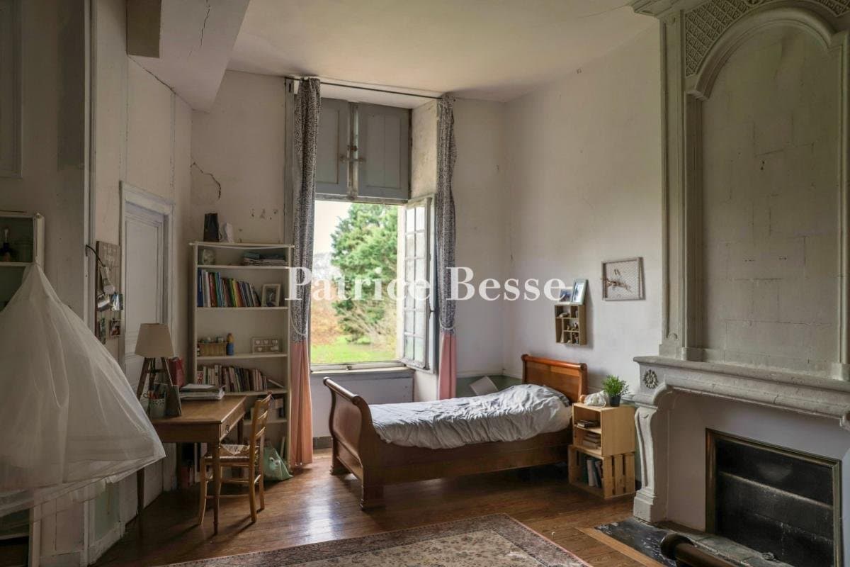A Chateau From The 17th And 18th Centuries, Listed As A Regional Historical Monument, On 3