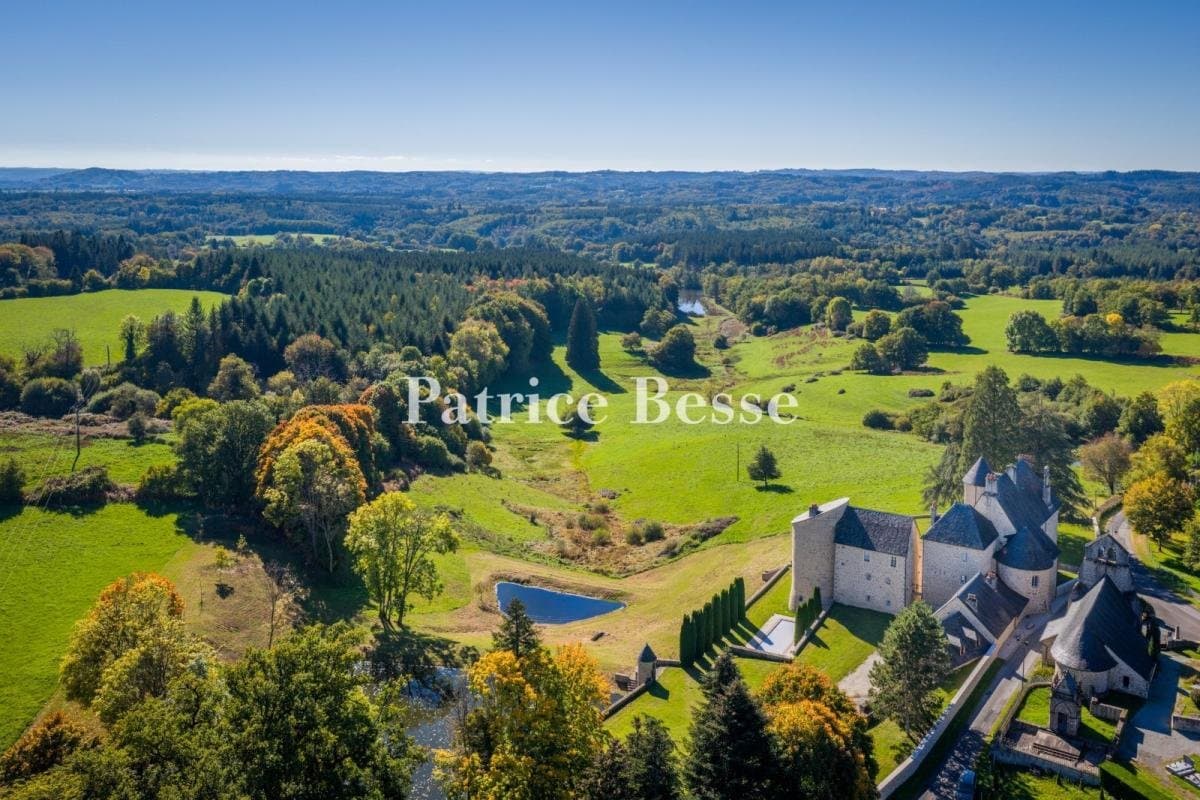 A Restored 15th Century Château, With Outbuildings And Ponds, Set In 73 Hectares, Including 4